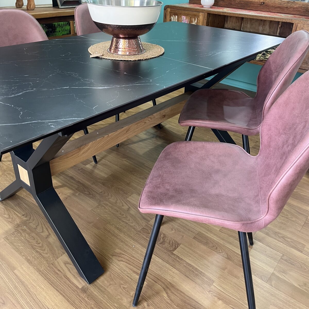 Mesa comedor Omán más ocho sillas Lydia más centro de mesa. - Imagen 3