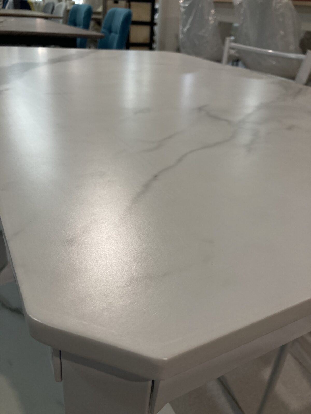 Conjunto Mesa y sillas blancas - Imagen 3