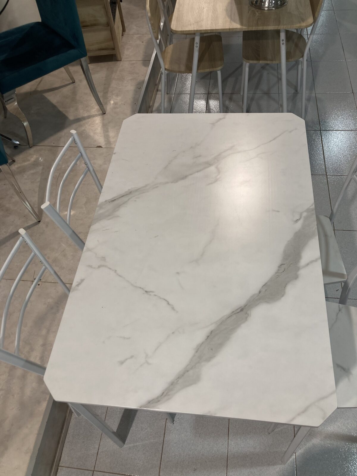 Conjunto Mesa y sillas blancas - Imagen 6